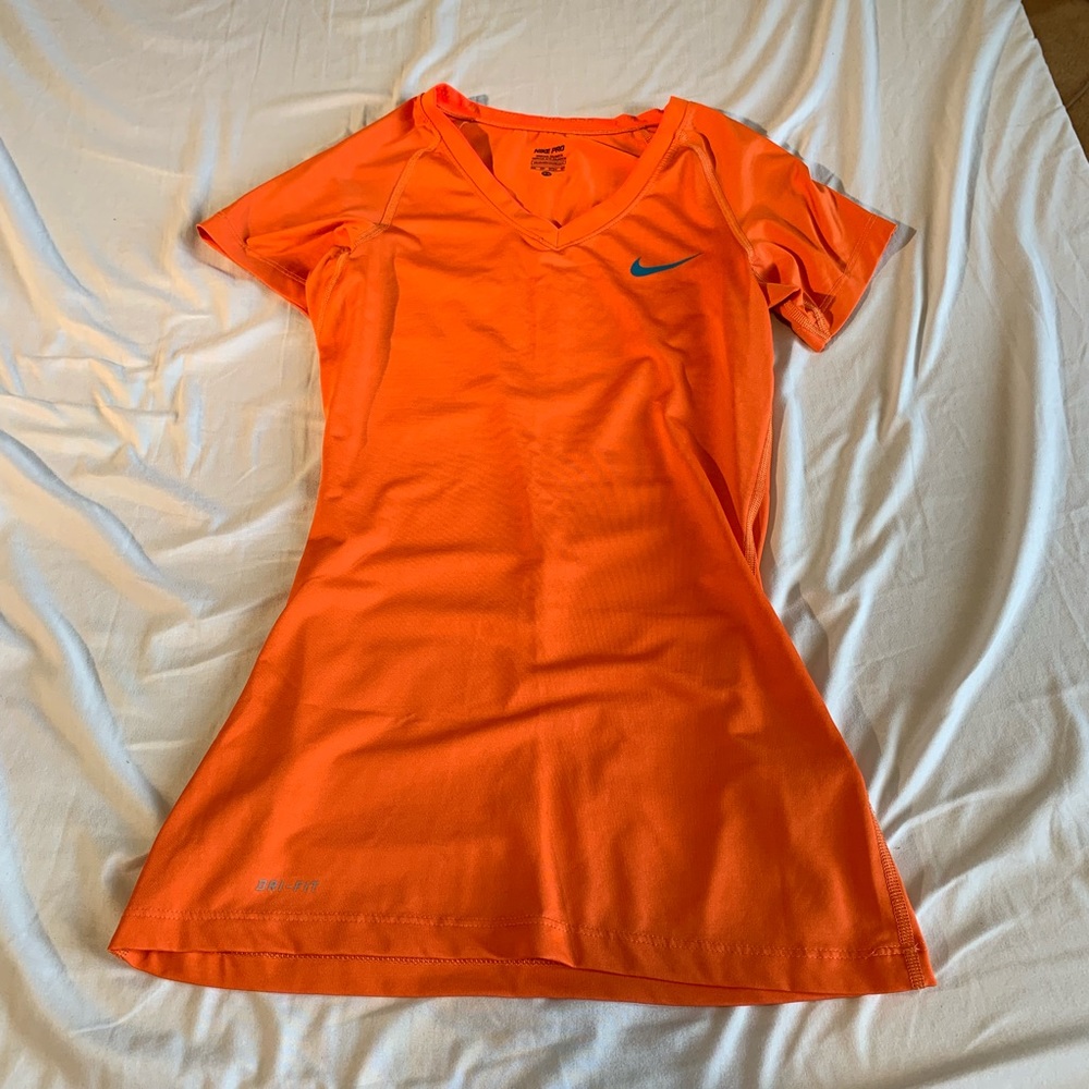 Nike pro short sleeve XS